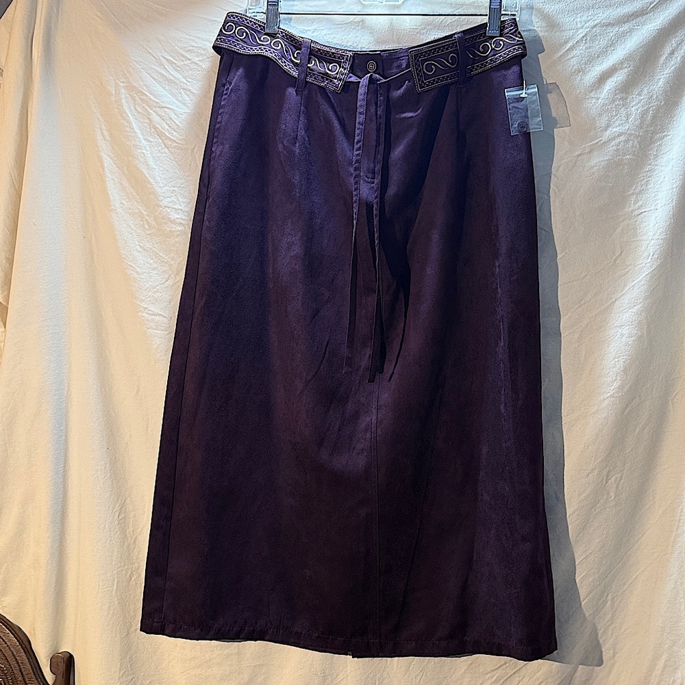 Elegant Purple Women's Skirt Two Side Pockets With Embroidered Belt Erin London